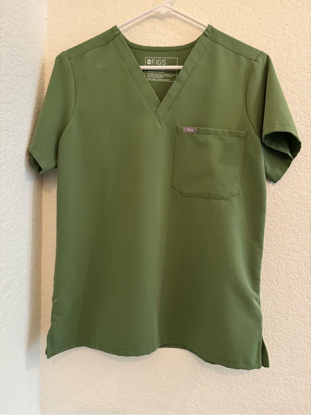 FIGS Catarina One Pocket Scrub Top - Small - Color Fern